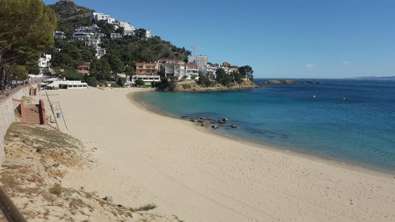 Precioso Apartamento A Menos De 100M De La Playa روساس المظهر الخارجي الصورة